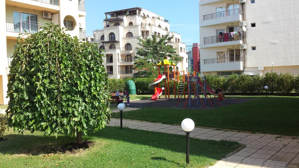 Pollo Resort Mikosta Apartments ซันนีบีช ภายนอก รูปภาพ
