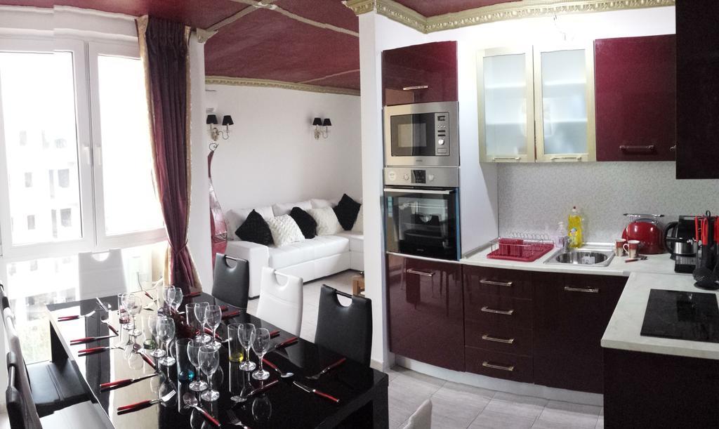Pollo Resort Mikosta Apartments ซันนีบีช ภายนอก รูปภาพ